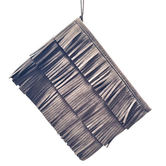 NWOT Gray Fringe Zip Wristlst - Picture 8 of 8